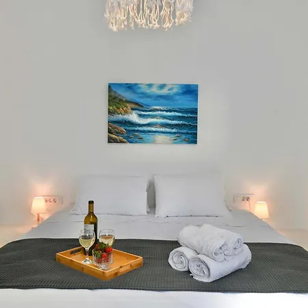 Apartment Serenite Santorini Getaway Offering 2 Bedrooms And Stunning Sea Views Kamári