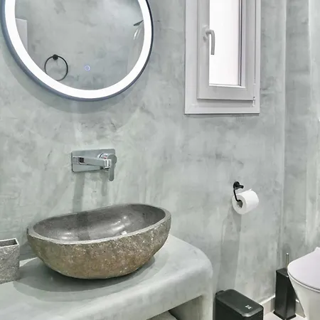Serenite Santorini Getaway Offering 2 Bedrooms And Stunning Sea Views Kamári