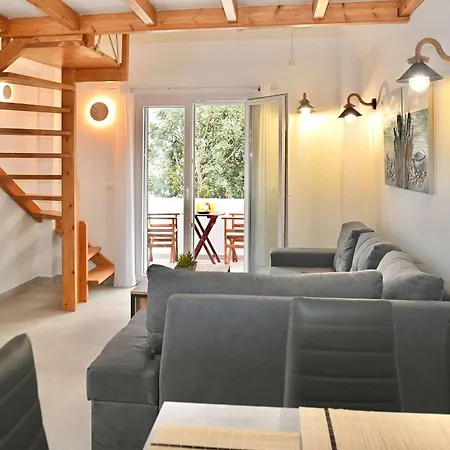 Serenite Santorini Getaway Offering 2 Bedrooms And Stunning Sea Views Apartment Kamári