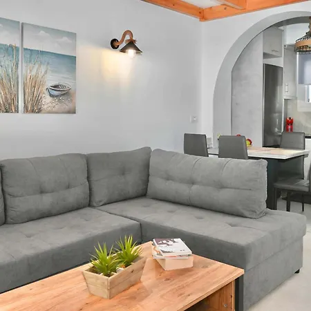Serenite Santorini Getaway Offering 2 Bedrooms And Stunning Sea Views Apartment Kamári