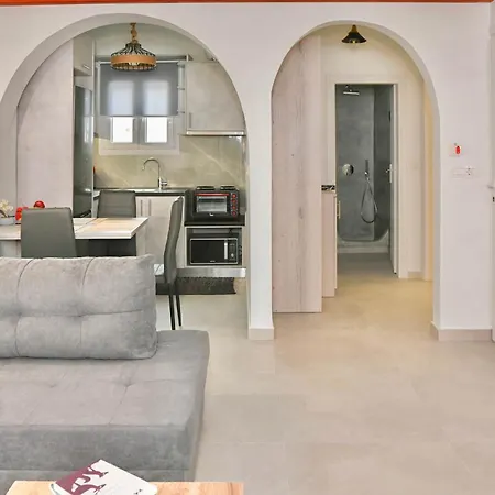 Serenite Santorini Getaway Offering 2 Bedrooms And Stunning Sea Views * Kamári